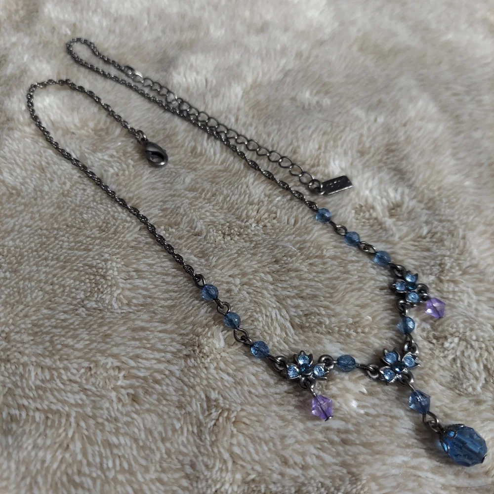 '1928' Textured Gun Metal Black/Faceted Blue & Purple Crystal Floret Necklace - Picture 1 of 8